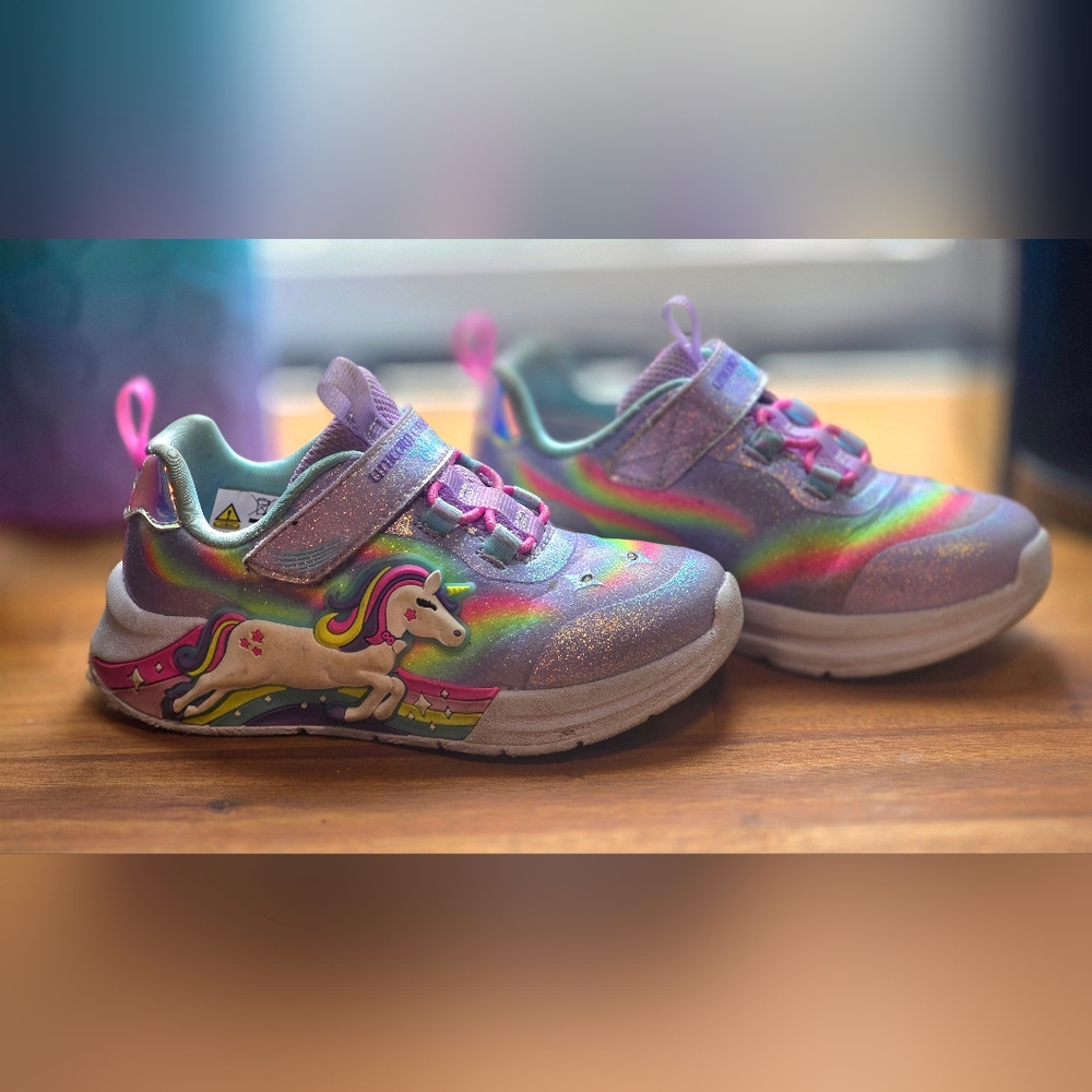 🌈 Skechers Unicorn Chaser Light-Up Shoes – Size 8